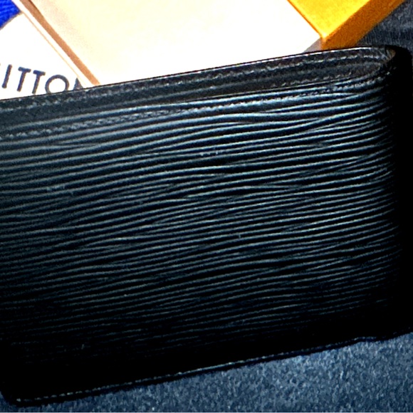Louis Vuitton Multiple Wallet Epi Leather Black - Picture 4 of 7